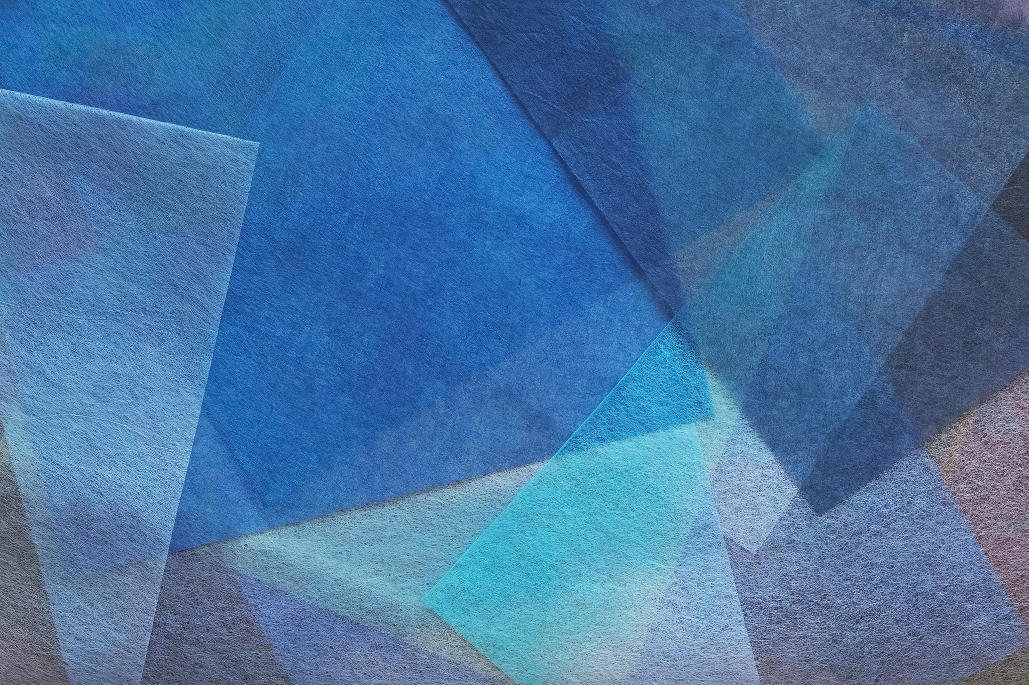 青系の薄和紙を重ねた和風の背景 のテクスチャ素材を無料ダウンロード 1 フリー素材 Beiz Images