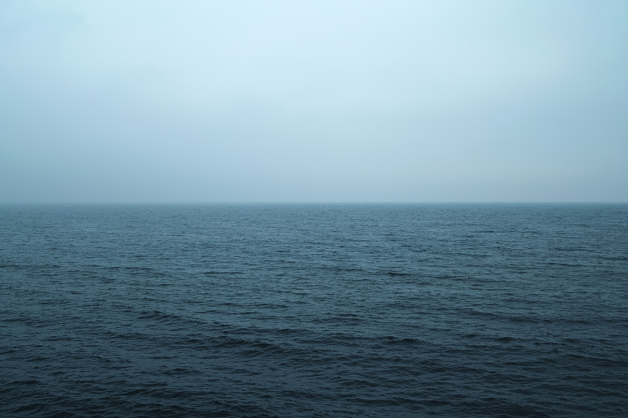 冷たい雨が降る薄暗い海 の画像 写真素材を無料ダウンロード 1 フリー素材 Beiz Images
