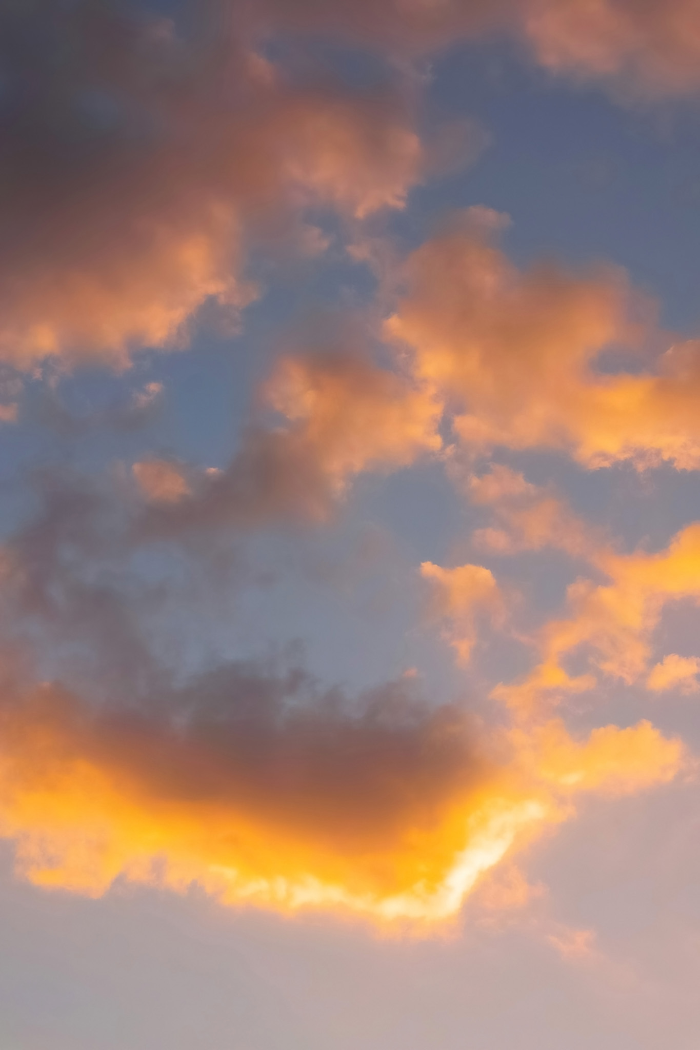 夕焼け雲が黄昏に染まる の画像 写真素材を無料ダウンロード 1 背景フリー素材 Beiz Images