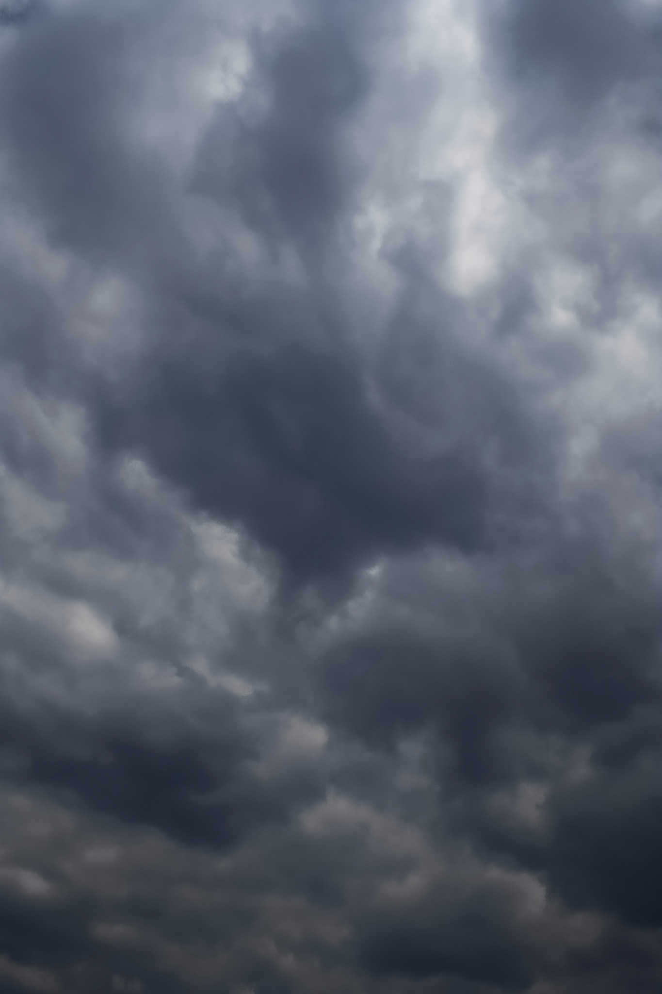 黒雲が空一杯に垂れ込める の画像 写真素材を無料ダウンロード 1 背景フリー素材 Beiz Images